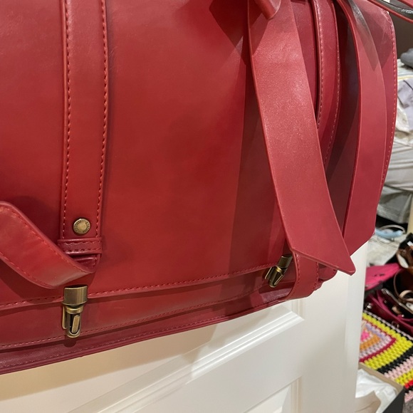 Sophisticated Red Leather Laptop - Picture 2 of 6